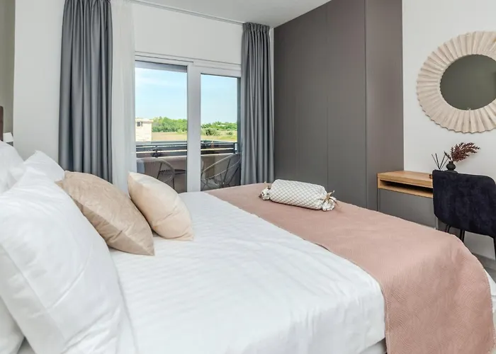 Lovely In With Jacuzzi בית נופש פריבלאקה