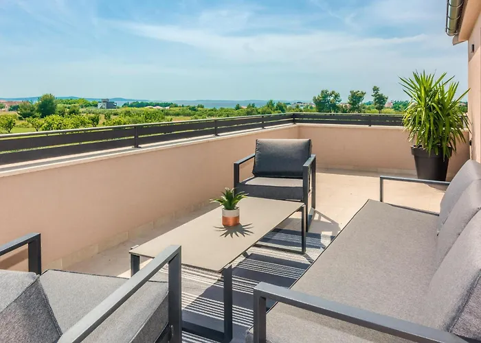 בית נופש Lovely In With Jacuzzi פריבלאקה