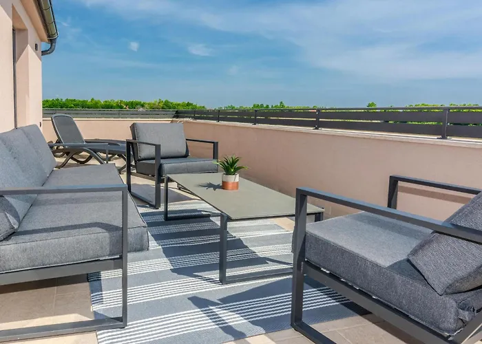 בית נופש Lovely In With Jacuzzi *