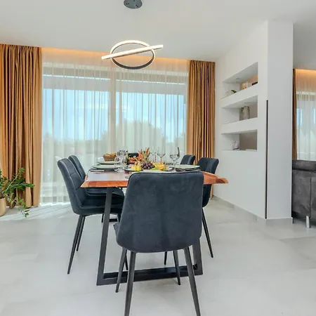 Lovely In With Jacuzzi * Privlaka (Zadar)