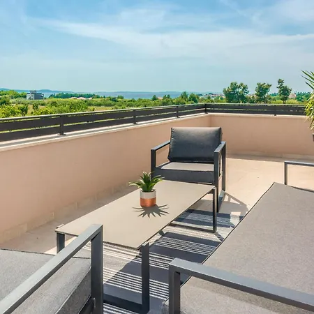 Holiday home Lovely In With Jacuzzi Privlaka (Zadar)