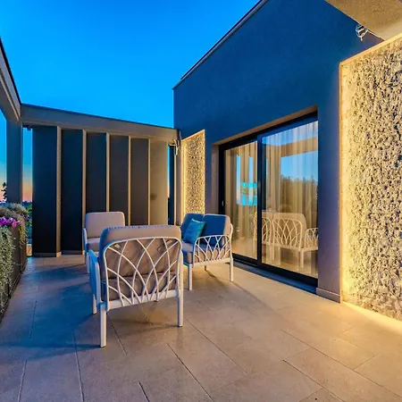 Lovely In With Jacuzzi Privlaka (Zadar)