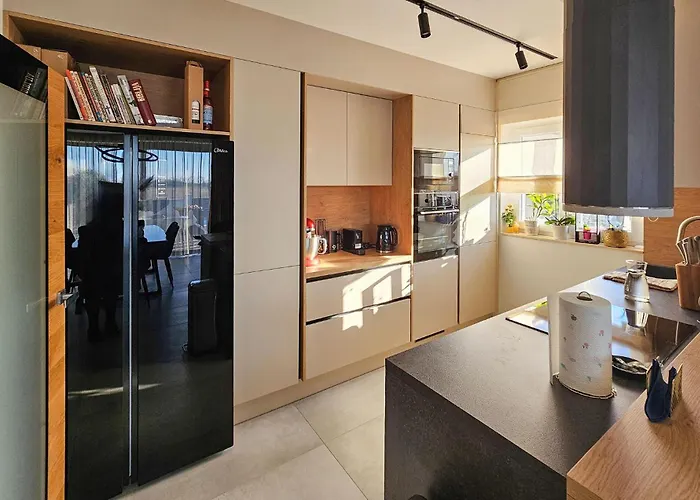 Vakantiehuis Lovely In With Jacuzzi