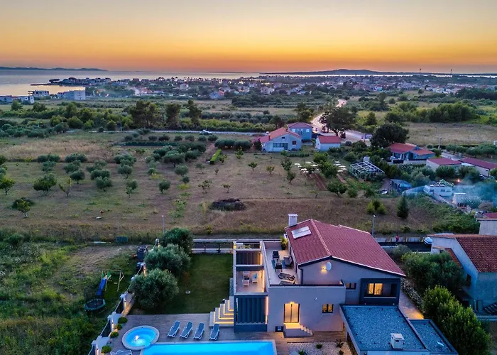 Lovely In With Jacuzzi * Privlaka (Zadar)