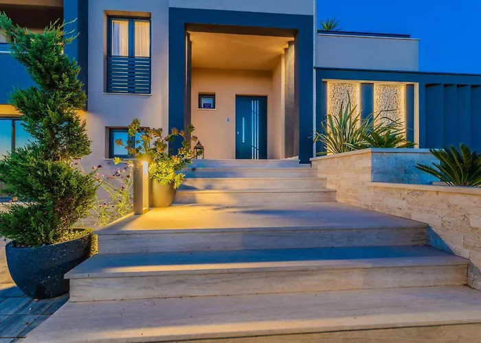 Lovely In With Jacuzzi